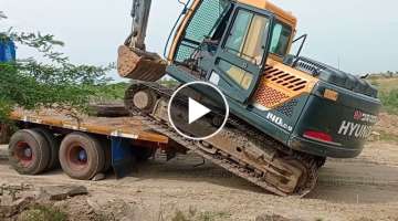 Experience Excavator Operator Unloading Excavator