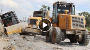 Heavy Equipment - Road roller stuck in deep mud & Recovery